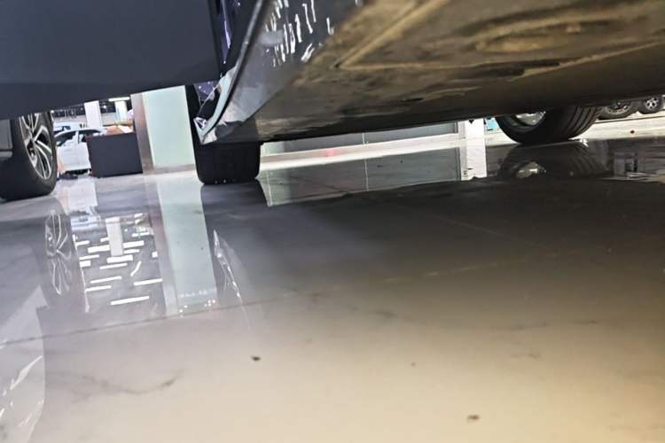Used XPeng P7 2025 Model—702 Long Range Ultra Right Side Sill
