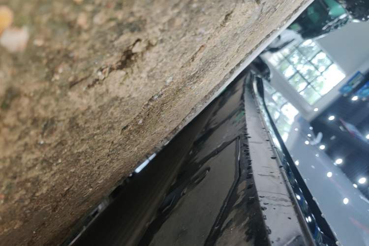 Used XPeng P7 2025 Model—702 Long Range Ultra Right Side Sill