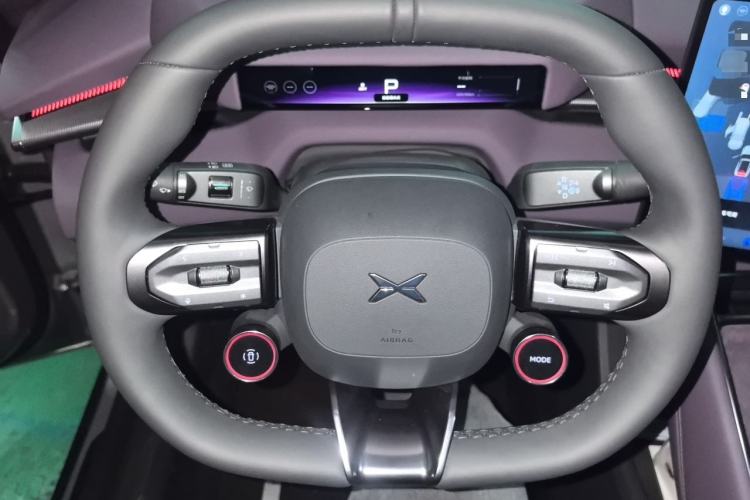 Used XPeng P7 2025 Model—702 Long Range Ultra Steering Wheel