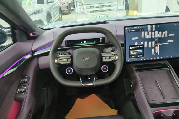 Used XPeng P7 2025 Model—702 Long Range Ultra Steering Wheel