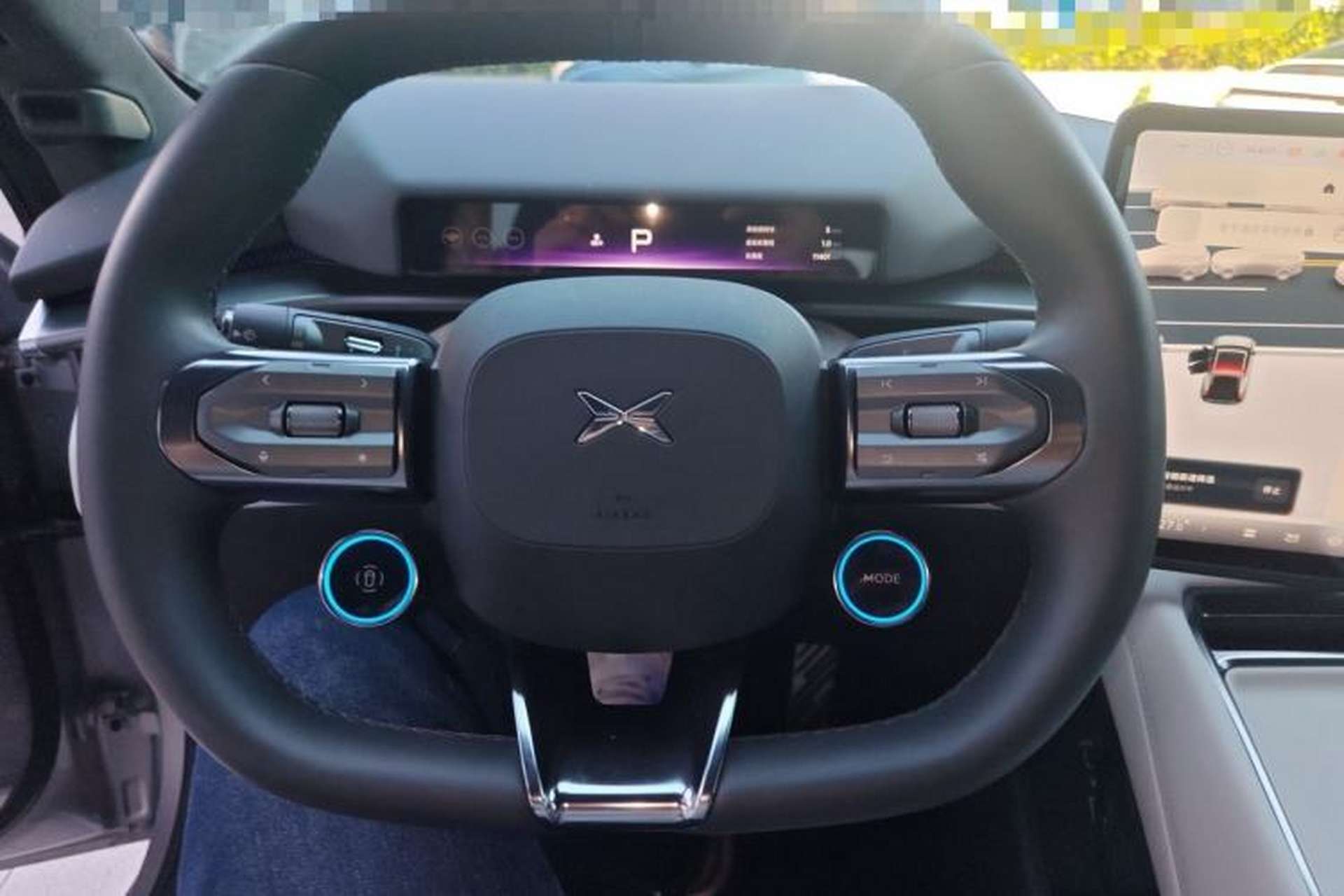 Used XPeng P7 2025 Model—702 Long Range Ultra Steering Wheel