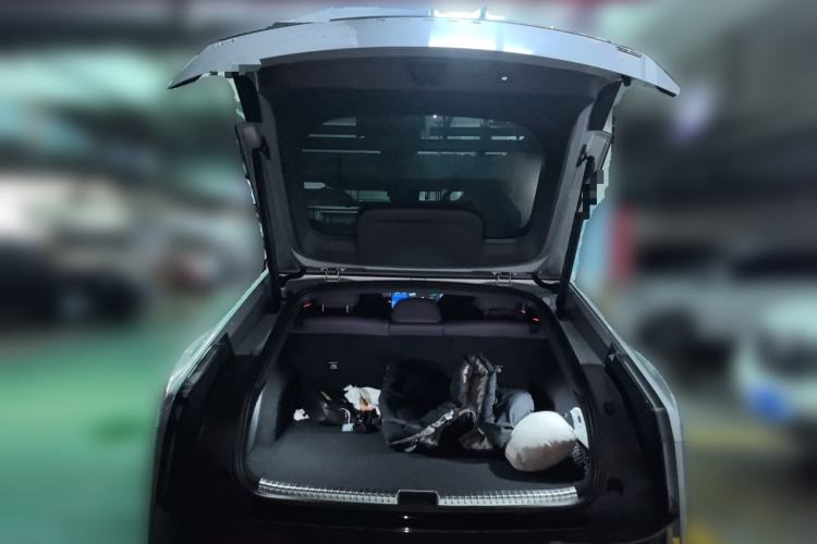 Used XPeng P7 2025 Model—702 Long Range Ultra Trunk