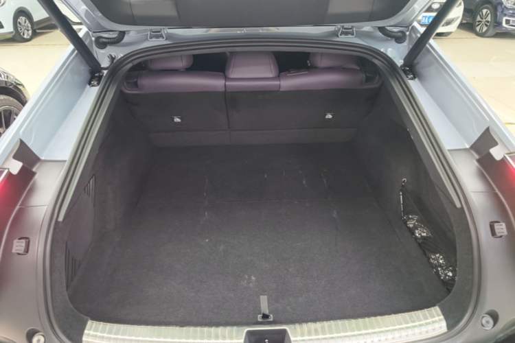 Used XPeng P7 2025 Model—702 Long Range Ultra Trunk