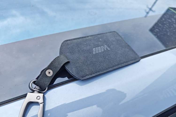 Used XPeng P7 2025 Model—750 All-Wheel-Drive High-Performance Ultra Vehicle Key