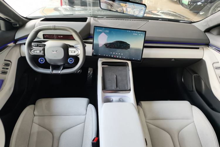 Used XPeng P7 2025 Model—702 Long Range Ultra Center Console