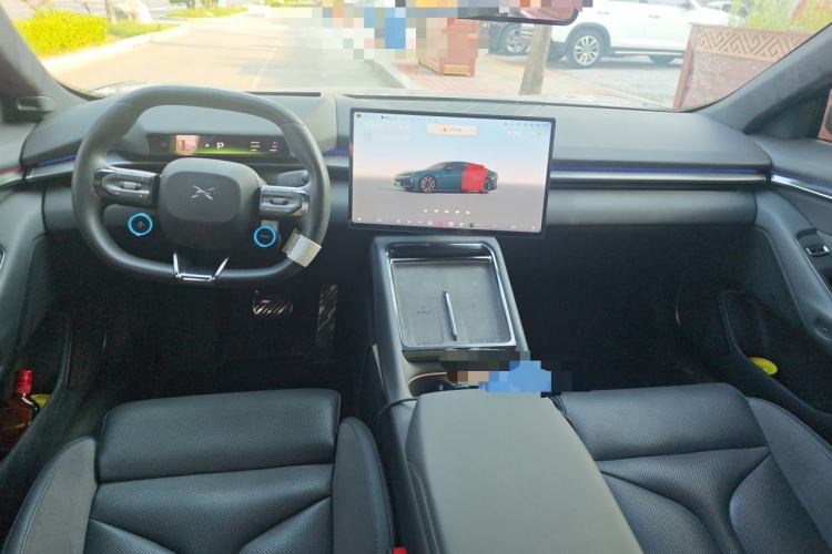 Used XPeng P7 2025 Model—820 Ultra Long Range Ultra Center Console