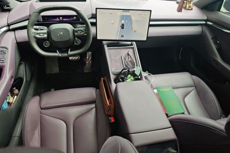 Used XPeng P7 2025 Model—820 Ultra Long Range Ultra Center Console