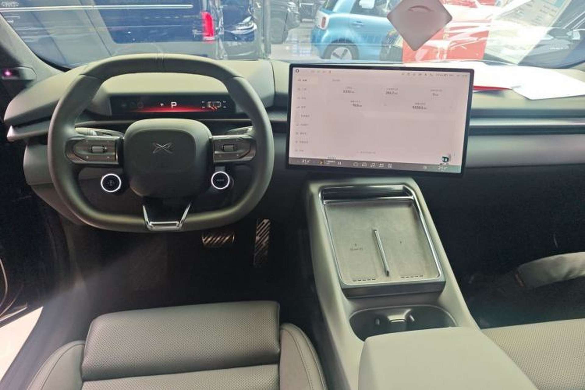 Used XPeng P7 2025 Model—820 Ultra Long Range Ultra Center Console