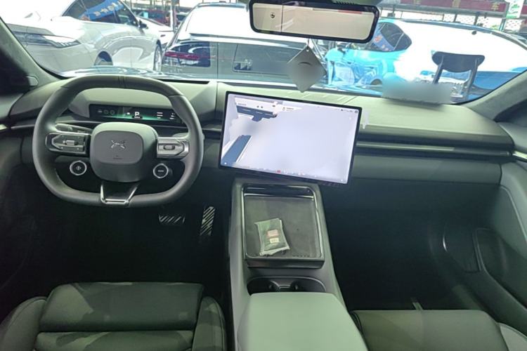 Used XPeng P7 2025 Model—820 Ultra Long Range Ultra Center Console