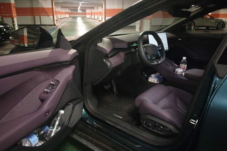 Used XPeng P7 2025 Model—702 Long Range Ultra Driver Seat