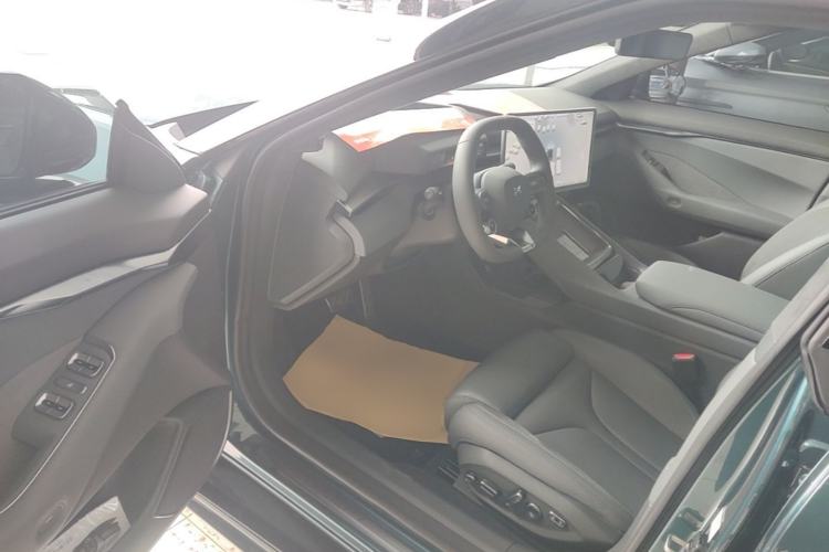 Used XPeng P7 2025 Model—702 Long Range Ultra Driver Seat