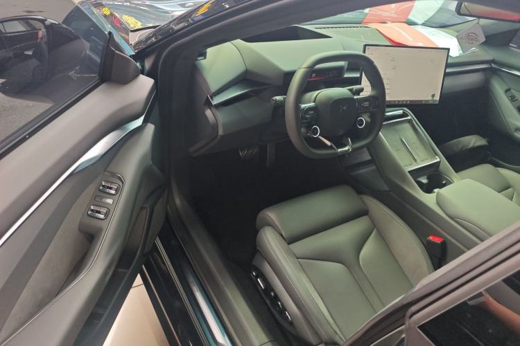 Used XPeng P7 2025 Model—820 Ultra Long Range Ultra Driver Seat