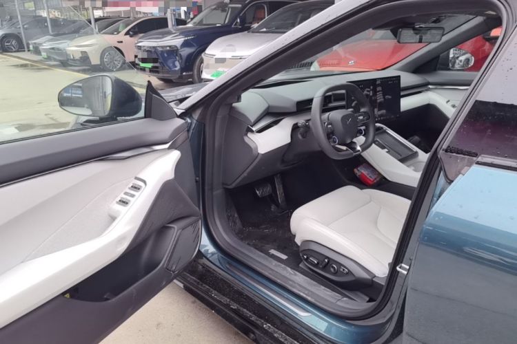 Used XPeng P7 2025 Model—702 Long Range Ultra Driver Seat