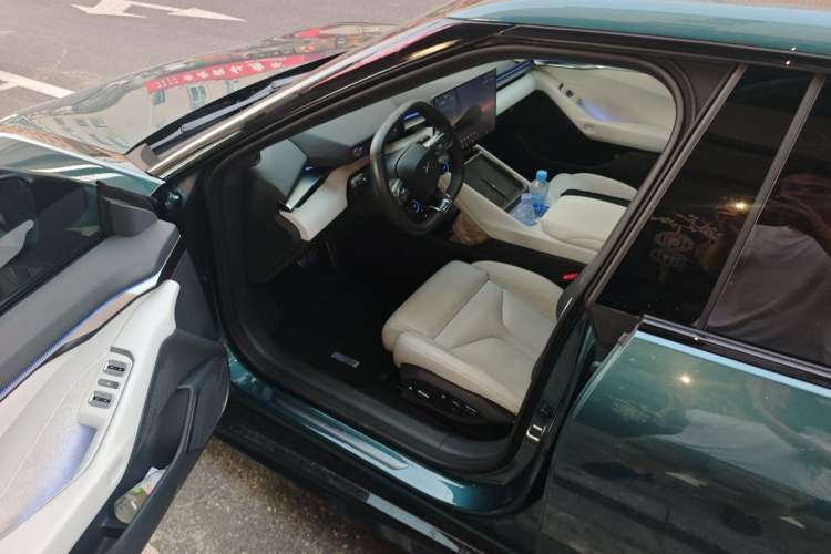 Used XPeng P7 2025 Model—702 Long Range Ultra Driver Seat