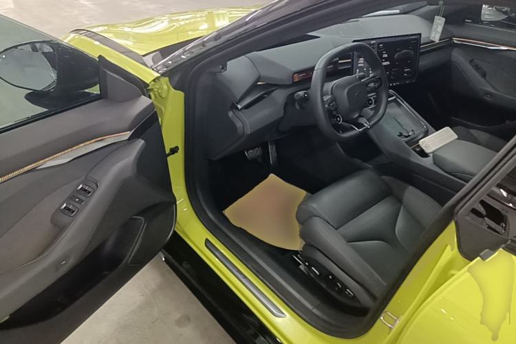 Used XPeng P7 2025 Model—702 Long Range Ultra Driver Seat