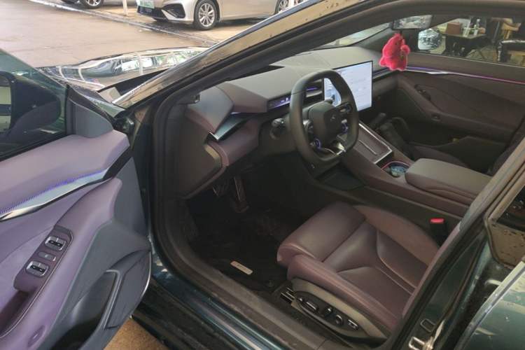 Used XPeng P7 2025 Model—702 Long Range Ultra Driver Seat