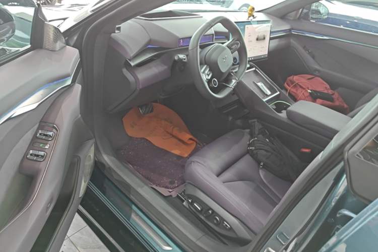Used XPeng P7 2025 Model—702 Long Range Ultra Driver Seat