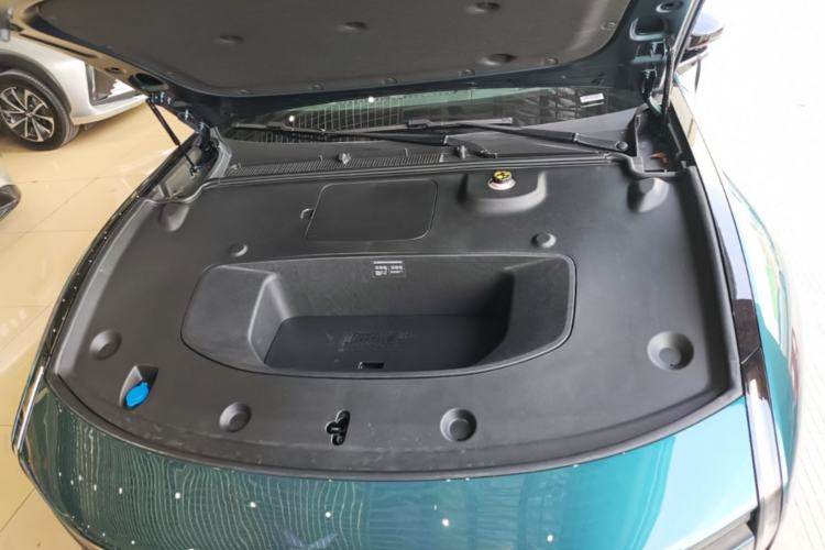 Used XPeng P7 2025 Model—702 Long Range Ultra Engine Bay