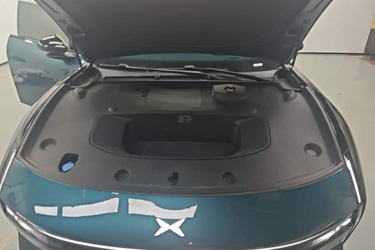 Used XPeng P7 2025 Model—702 Long Range Ultra Engine Bay