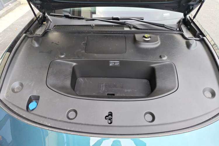 Used XPeng P7 2025 Model—702 Long Range Ultra Engine Bay