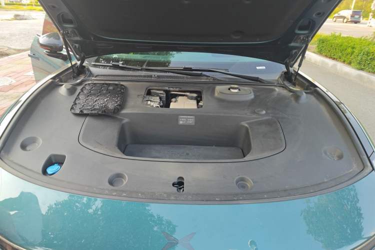 Used XPeng P7 2025 Model—820 Ultra Long Range Ultra Engine Bay