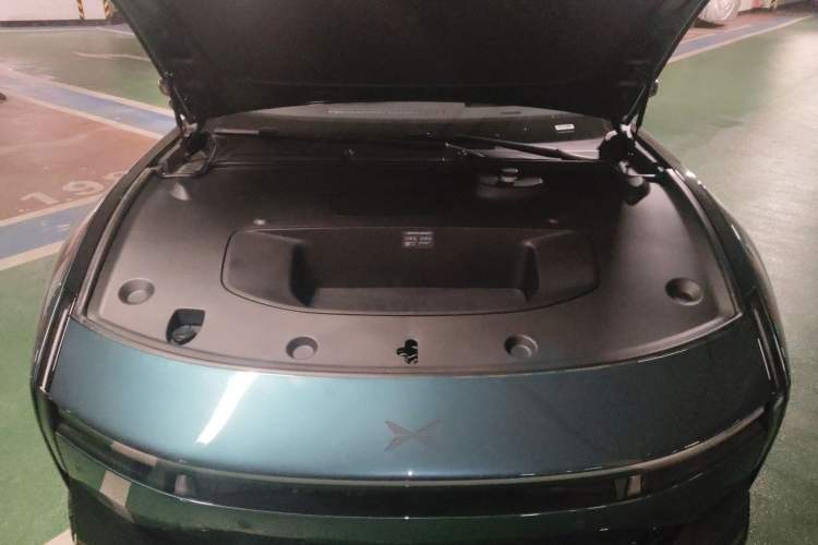 Used XPeng P7 2025 Model—702 Long Range Ultra Engine Bay