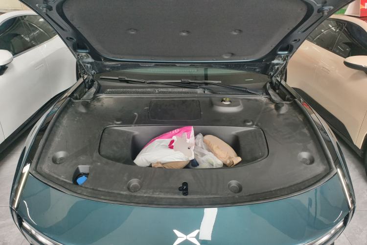 Used XPeng P7 2025 Model—820 Ultra Long Range Ultra Engine Bay