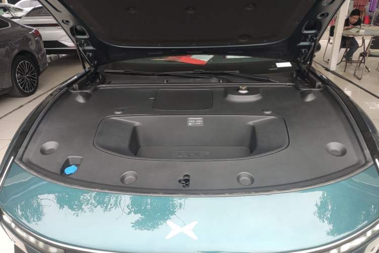 Used XPeng P7 2025 Model—702 Long Range Ultra Engine Bay
