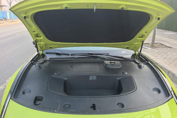 Used XPeng P7 2025 Model—750 All-Wheel-Drive High-Performance Ultra Engine Bay