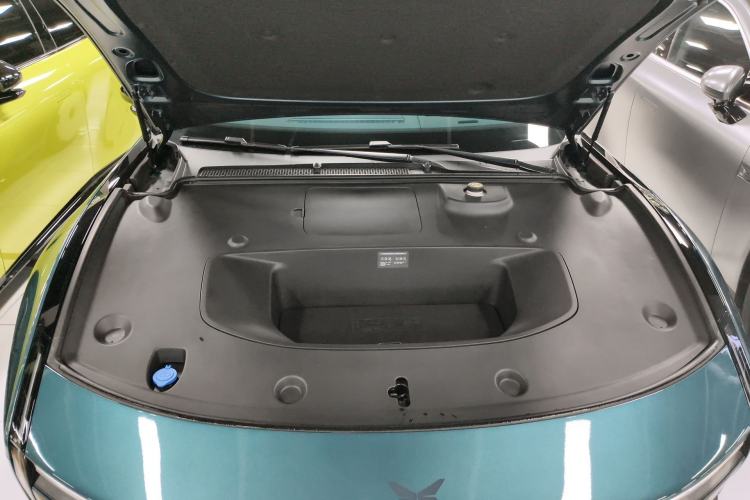 Used XPeng P7 2025 Model—750 All-Wheel-Drive High-Performance Ultra Engine Bay