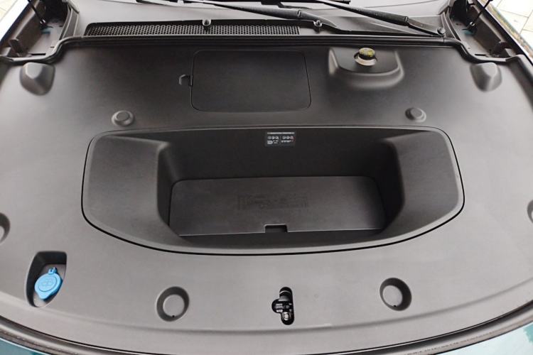 Used XPeng P7 2025 Model—820 Ultra Long Range Ultra Engine Bay