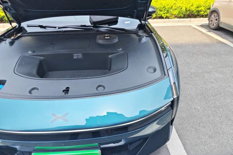 Used XPeng P7 2025 Model—702 Long Range Ultra Engine Bay Left