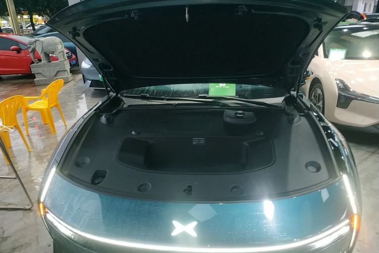 Used XPeng P7 2025 Model—750 All-Wheel-Drive High-Performance Ultra Engine Bay