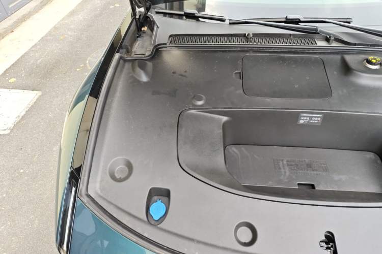 Used XPeng P7 2025 Model—702 Long Range Ultra Engine Bay Right