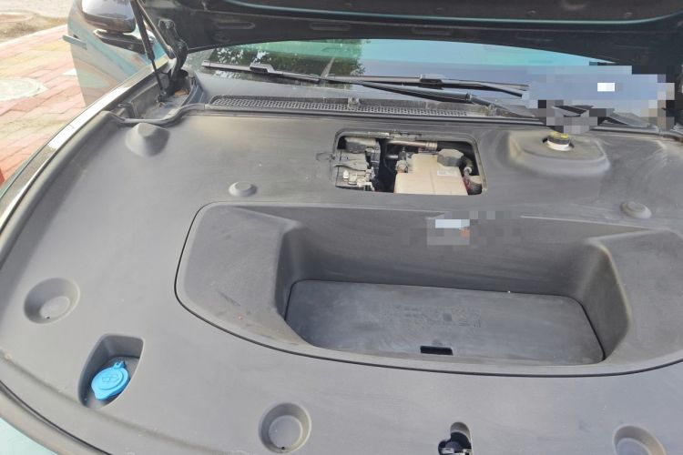 Used XPeng P7 2025 Model—820 Ultra Long Range Ultra Engine Bay Right