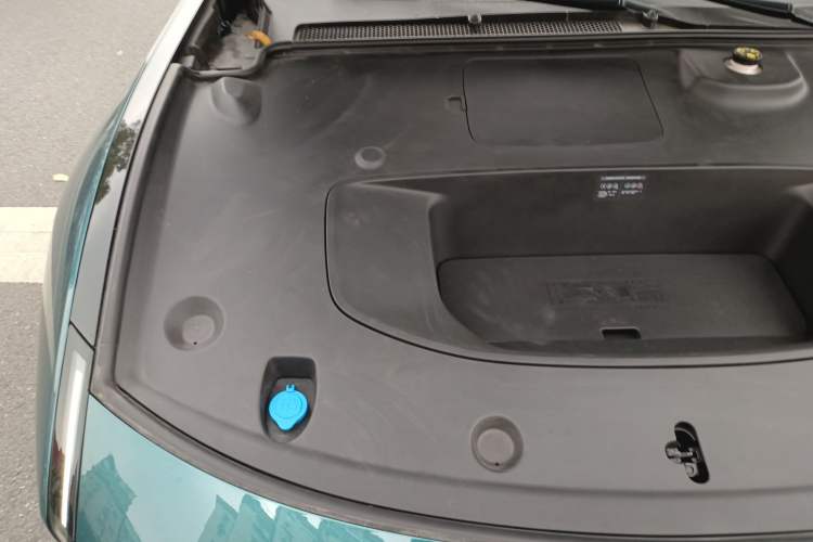 Used XPeng P7 2025 Model—820 Ultra Long Range Ultra Engine Bay Right