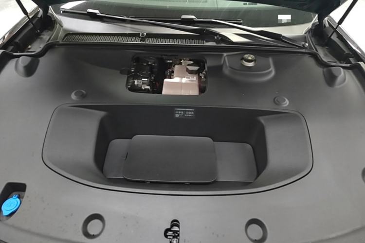 Used XPeng P7 2025 Model—702 Long Range Ultra Engine Bay