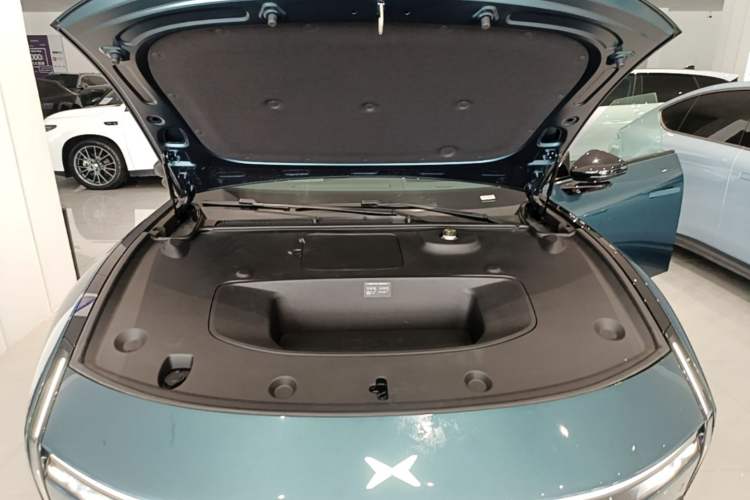 Used XPeng P7 2025 Model—702 Long Range Ultra Engine Bay