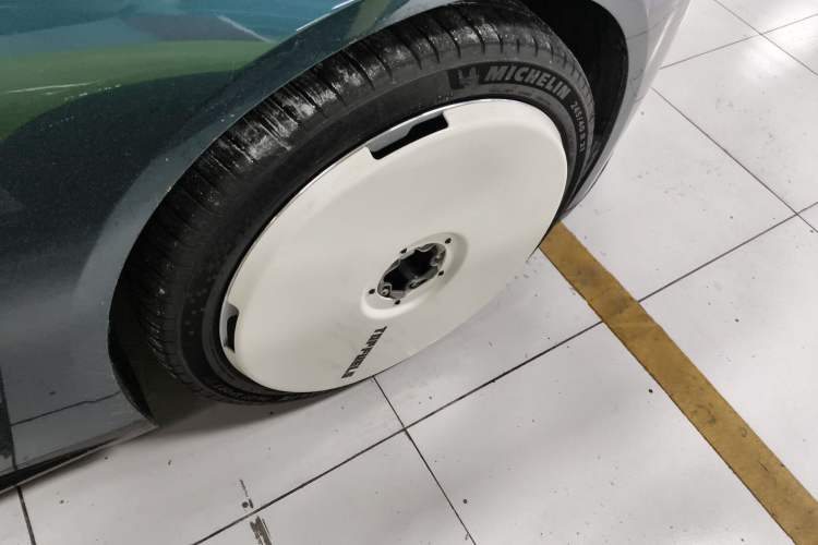 Used XPeng P7 2025 Model—750 All-Wheel-Drive High-Performance Ultra Exterior 1