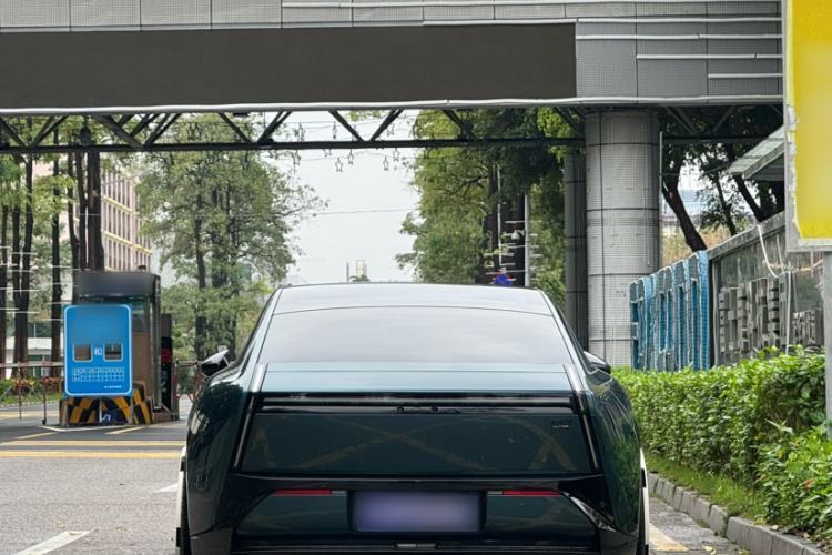 Used XPeng P7 2025 Model—750 All-Wheel-Drive High-Performance Ultra Exterior 2