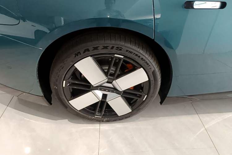 Used XPeng P7 2025 Model—702 Long Range Ultra Exterior 5