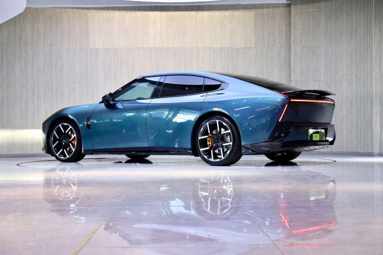 Used XPeng P7 2025 Model—750 All-Wheel-Drive High-Performance Ultra Exterior 6