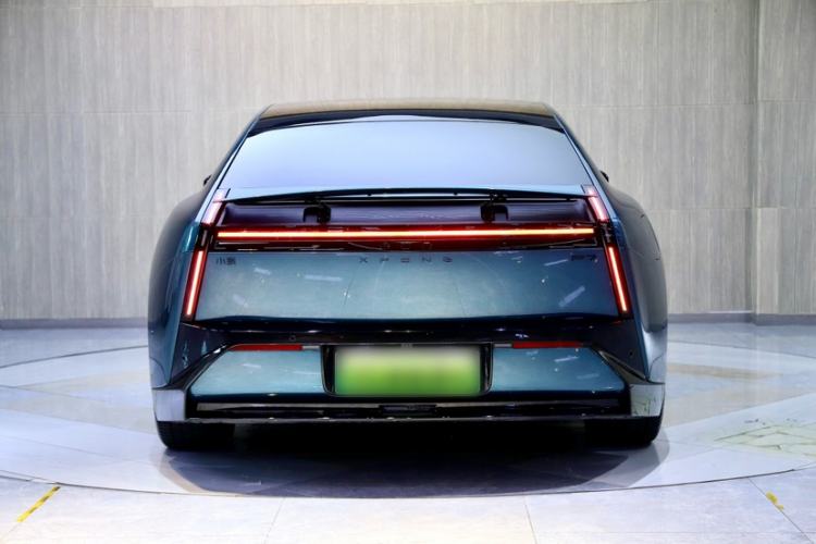 Used XPeng P7 2025 Model—750 All-Wheel-Drive High-Performance Ultra Exterior 7