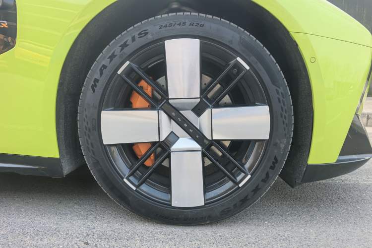 Used XPeng P7 2025 Model—750 All-Wheel-Drive High-Performance Ultra Exterior 8
