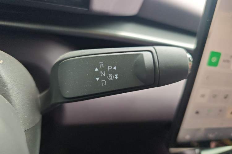 Used XPeng P7 2025 Model—820 Ultra Long Range Ultra Gear Lever