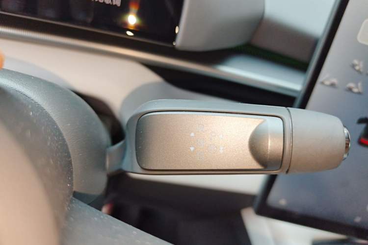 Used XPeng P7 2025 Model—820 Ultra Long Range Ultra Gear Lever
