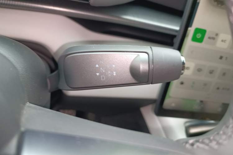 Used XPeng P7 2025 Model—820 Ultra Long Range Ultra Gear Lever