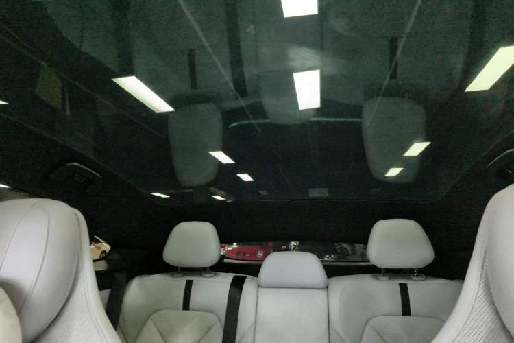 Used XPeng P7 2025 Model—750 All-Wheel-Drive High-Performance Ultra Headliner