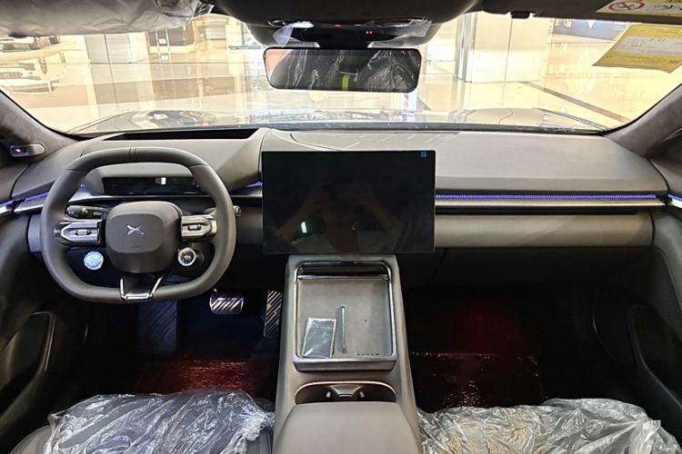 Used XPeng P7 2025 Model—702 Long Range Ultra Interior 1