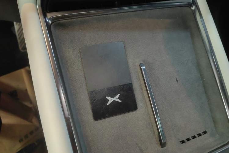 Used XPeng P7 2025 Model—750 All-Wheel-Drive High-Performance Ultra Interior 1